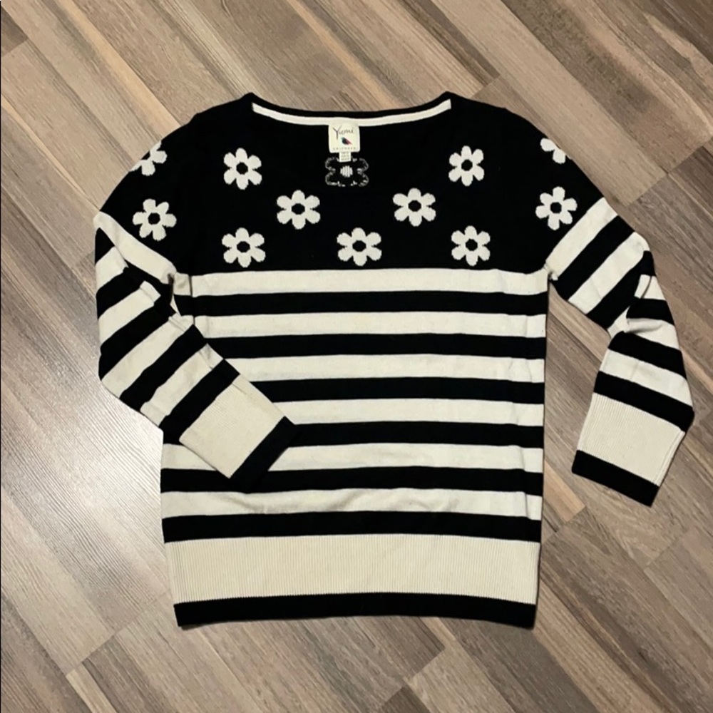 Yumi sweater
